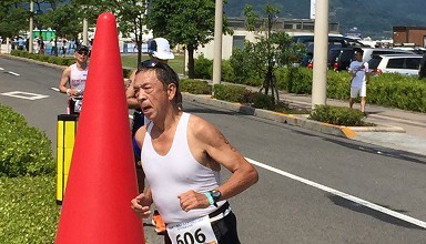 藤本恒夫さん、トライアスロンで完走！