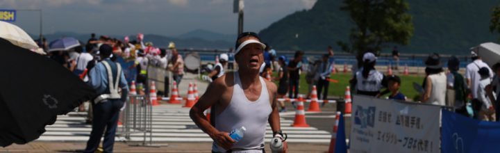 鉄人・藤本恒夫さんが高松トライアスロンを完走。